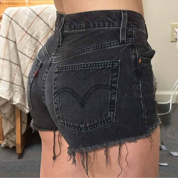 Levi’s 501 Shorts - Picture 4 of 6